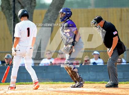 Thumbnail 3 in Easton vs Assumption (LHSAA 4A Bi-District Playoff) photogallery.