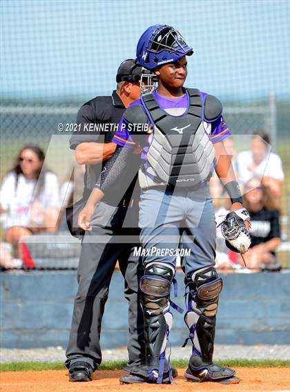 Thumbnail 3 in Easton vs Assumption (LHSAA 4A Bi-District Playoff) photogallery.