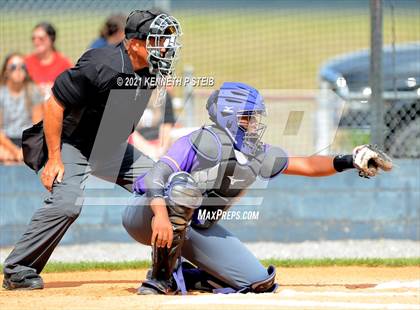 Thumbnail 2 in Easton vs Assumption (LHSAA 4A Bi-District Playoff) photogallery.
