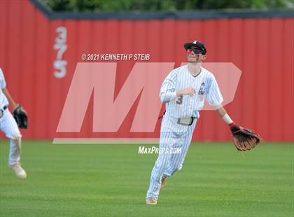 Thumbnail 2 in Easton vs Assumption (LHSAA 4A Bi-District Playoff) photogallery.