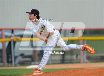 Thumbnail 3 in Easton vs Assumption (LHSAA 4A Bi-District Playoff) photogallery.