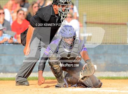 Thumbnail 1 in Easton vs Assumption (LHSAA 4A Bi-District Playoff) photogallery.