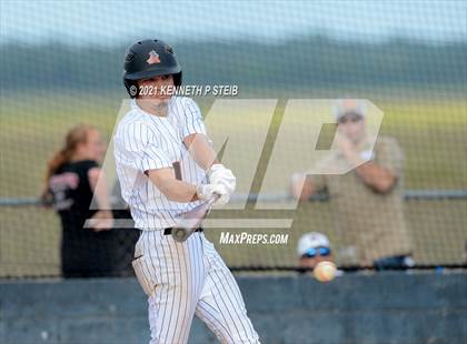 Thumbnail 2 in Easton vs Assumption (LHSAA 4A Bi-District Playoff) photogallery.