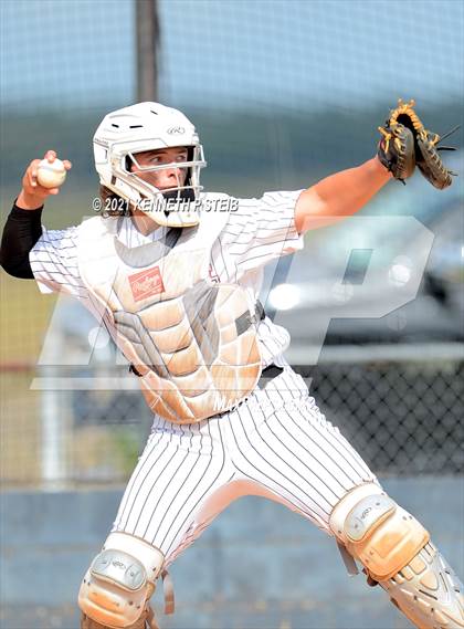 Thumbnail 3 in Easton vs Assumption (LHSAA 4A Bi-District Playoff) photogallery.