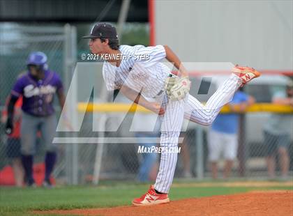 Thumbnail 2 in Easton vs Assumption (LHSAA 4A Bi-District Playoff) photogallery.