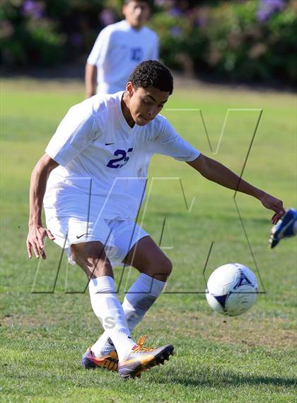 Thumbnail 3 in Grossmont vs. San Diego (22nd Annual San Diego Holiday Tournament) photogallery.