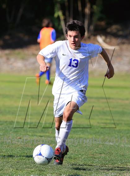 Thumbnail 3 in Grossmont vs. San Diego (22nd Annual San Diego Holiday Tournament) photogallery.