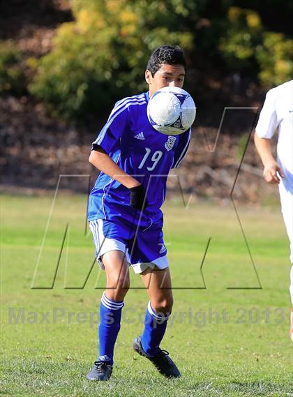 Thumbnail 3 in Grossmont vs. San Diego (22nd Annual San Diego Holiday Tournament) photogallery.