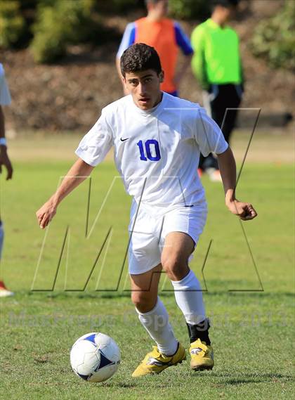 Thumbnail 3 in Grossmont vs. San Diego (22nd Annual San Diego Holiday Tournament) photogallery.