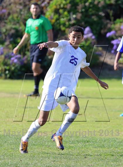 Thumbnail 1 in Grossmont vs. San Diego (22nd Annual San Diego Holiday Tournament) photogallery.