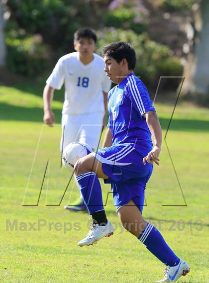 Thumbnail 3 in Grossmont vs. San Diego (22nd Annual San Diego Holiday Tournament) photogallery.