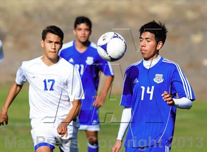 Thumbnail 3 in Grossmont vs. San Diego (22nd Annual San Diego Holiday Tournament) photogallery.