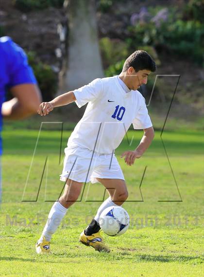 Thumbnail 3 in Grossmont vs. San Diego (22nd Annual San Diego Holiday Tournament) photogallery.