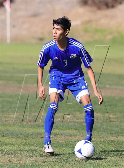 Thumbnail 3 in Grossmont vs. San Diego (22nd Annual San Diego Holiday Tournament) photogallery.