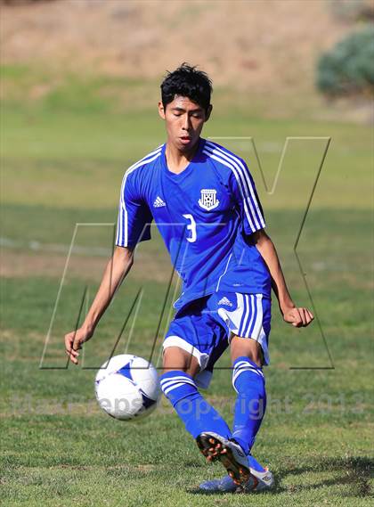Thumbnail 2 in Grossmont vs. San Diego (22nd Annual San Diego Holiday Tournament) photogallery.