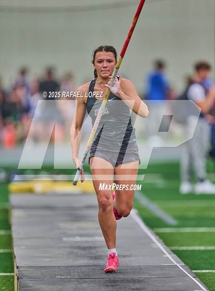 Thumbnail 2 in Cooper Dragon Invitational (Pole Vault) photogallery.