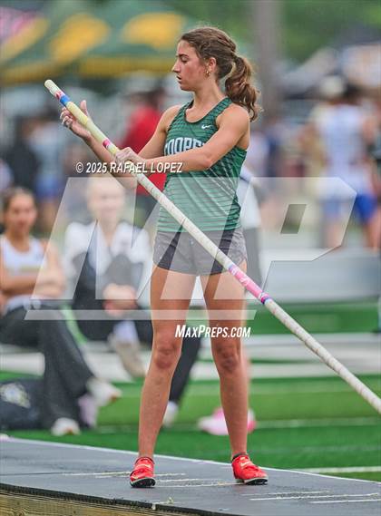 Thumbnail 1 in Cooper Dragon Invitational (Pole Vault) photogallery.