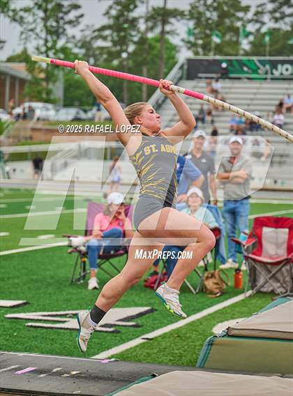 Thumbnail 1 in Cooper Dragon Invitational (Pole Vault) photogallery.