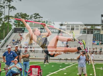 Thumbnail 2 in Cooper Dragon Invitational (Pole Vault) photogallery.