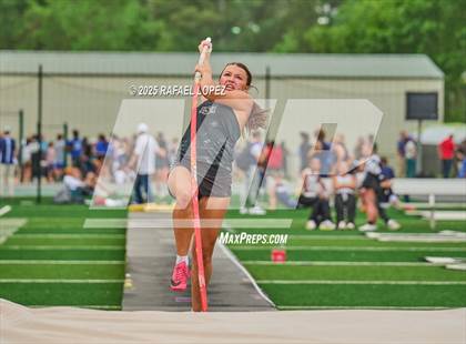 Thumbnail 3 in Cooper Dragon Invitational (Pole Vault) photogallery.