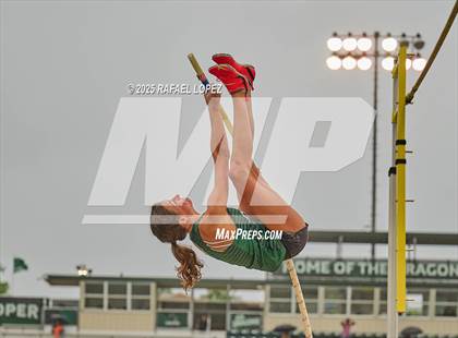 Thumbnail 2 in Cooper Dragon Invitational (Pole Vault) photogallery.