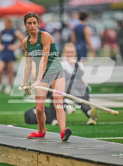Thumbnail 1 in Cooper Dragon Invitational (Pole Vault) photogallery.