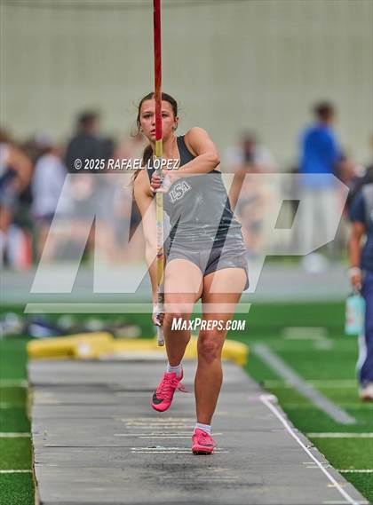 Thumbnail 3 in Cooper Dragon Invitational (Pole Vault) photogallery.