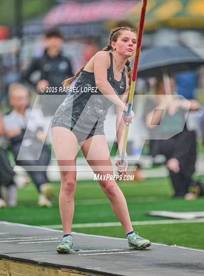 Thumbnail 2 in Cooper Dragon Invitational (Pole Vault) photogallery.