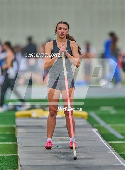 Thumbnail 1 in Cooper Dragon Invitational (Pole Vault) photogallery.