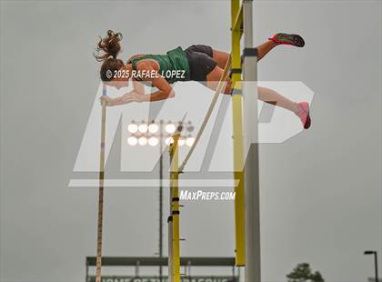 Thumbnail 3 in Cooper Dragon Invitational (Pole Vault) photogallery.