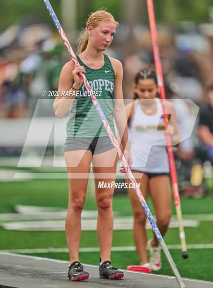 Thumbnail 1 in Cooper Dragon Invitational (Pole Vault) photogallery.