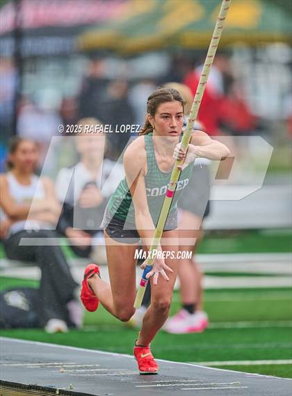 Thumbnail 3 in Cooper Dragon Invitational (Pole Vault) photogallery.
