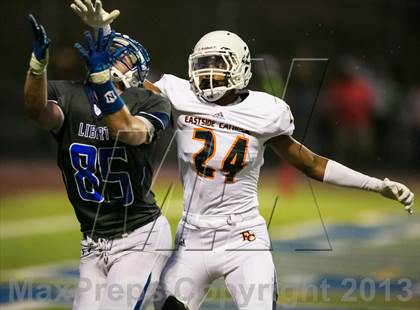 Thumbnail 2 in Eastside Catholic vs. Liberty photogallery.