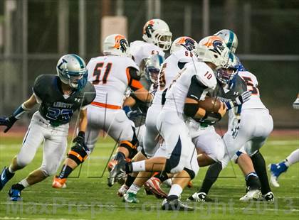 Thumbnail 2 in Eastside Catholic vs. Liberty photogallery.