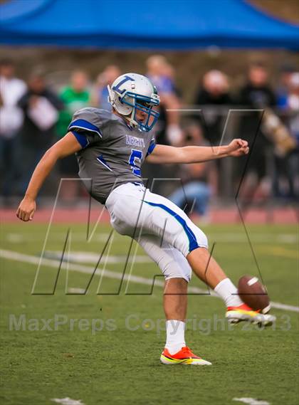 Thumbnail 2 in Eastside Catholic vs. Liberty photogallery.