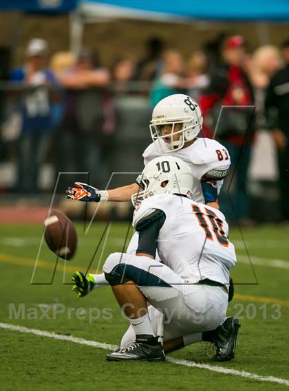 Thumbnail 3 in Eastside Catholic vs. Liberty photogallery.