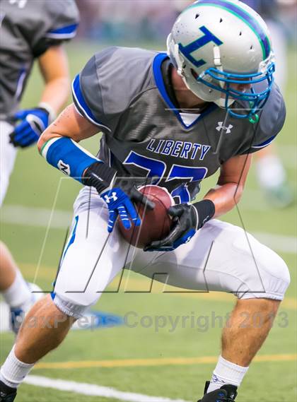 Thumbnail 3 in Eastside Catholic vs. Liberty photogallery.