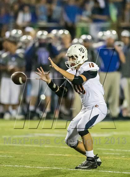 Thumbnail 2 in Eastside Catholic vs. Liberty photogallery.