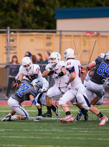 Thumbnail 3 in Eastside Catholic vs. Liberty photogallery.