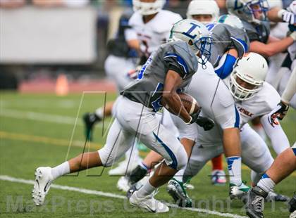 Thumbnail 2 in Eastside Catholic vs. Liberty photogallery.