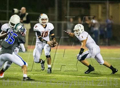 Thumbnail 3 in Eastside Catholic vs. Liberty photogallery.