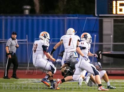 Thumbnail 2 in Eastside Catholic vs. Liberty photogallery.
