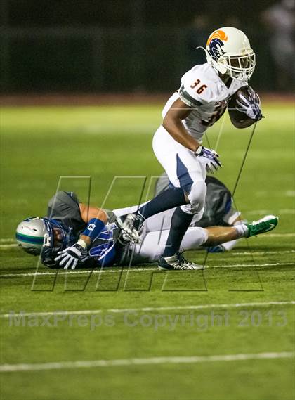 Thumbnail 2 in Eastside Catholic vs. Liberty photogallery.