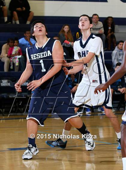 Thumbnail 2 in Reseda vs. Rolling Hills Prep photogallery.