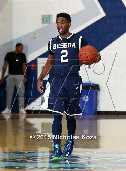 Thumbnail 3 in Reseda vs. Rolling Hills Prep photogallery.