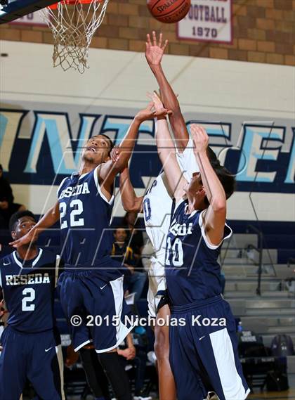 Thumbnail 2 in Reseda vs. Rolling Hills Prep photogallery.