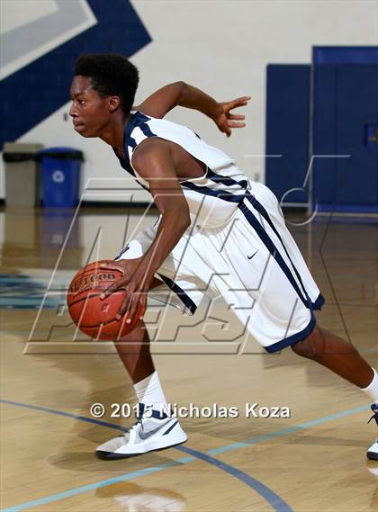 Thumbnail 3 in Reseda vs. Rolling Hills Prep photogallery.