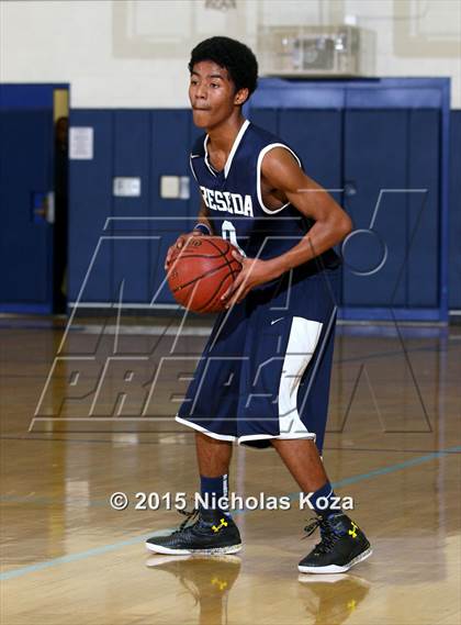 Thumbnail 3 in Reseda vs. Rolling Hills Prep photogallery.