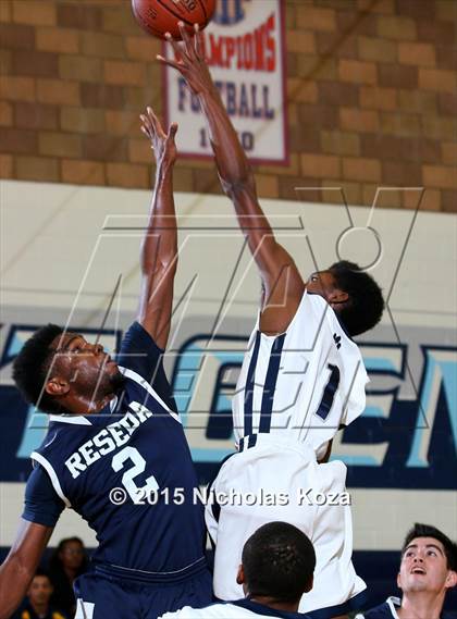 Thumbnail 2 in Reseda vs. Rolling Hills Prep photogallery.