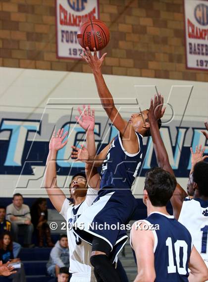 Thumbnail 3 in Reseda vs. Rolling Hills Prep photogallery.